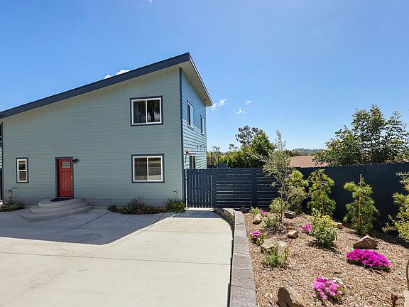 3rd image of 801 Vale View Dr Unit 1