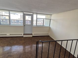 70 McEwen Ave #904, Ottawa, ON K2B5M3