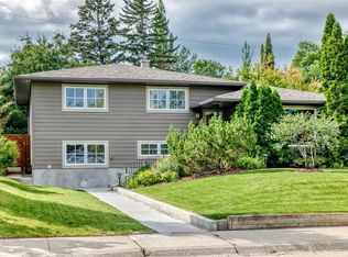 47 E Woodlark Dr SW, Calgary, AB T3C3H6