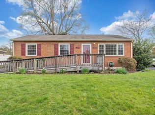 121 Return Rd, Roanoke, VA 24019