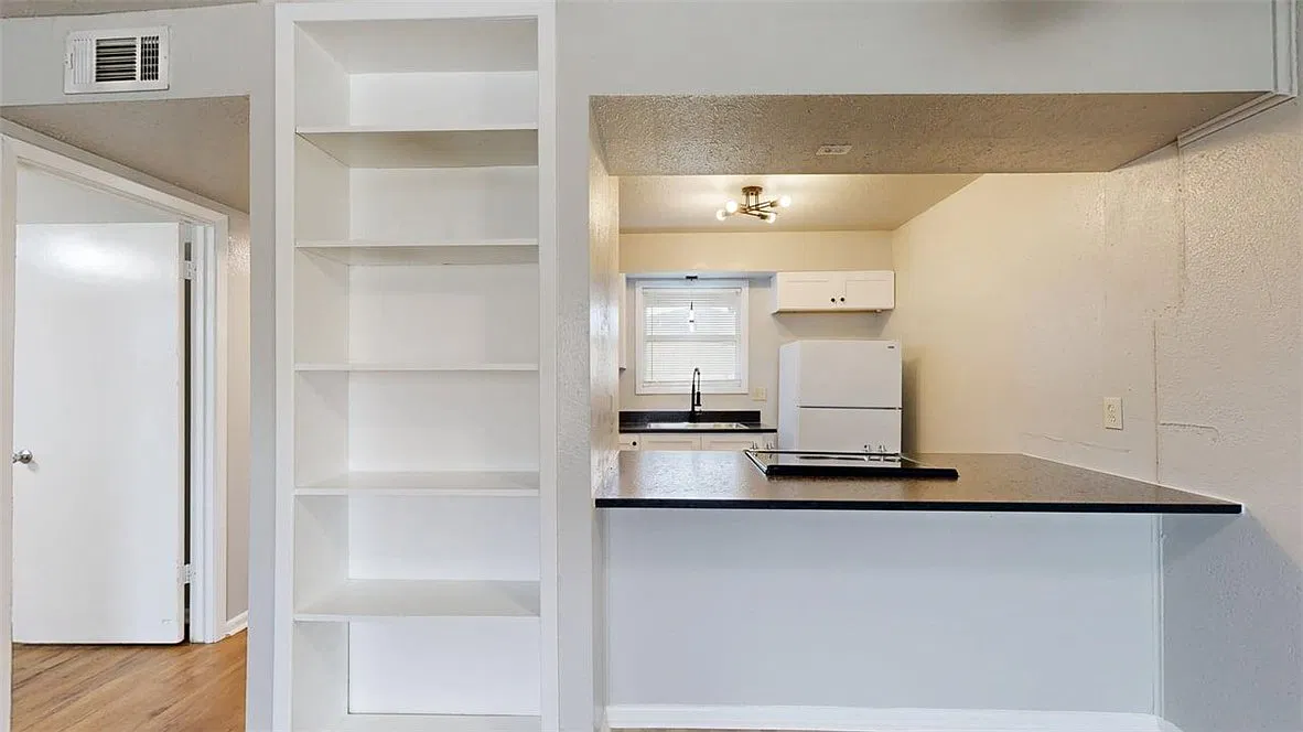 3 bed, 2.0 bath, 1119 sqft, $1,575 — Photo 4