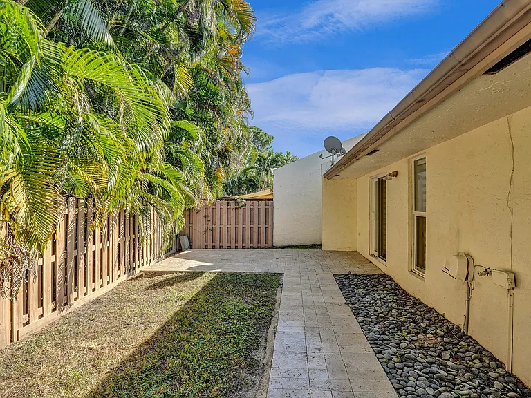21760 Contado Rd — Photo 37