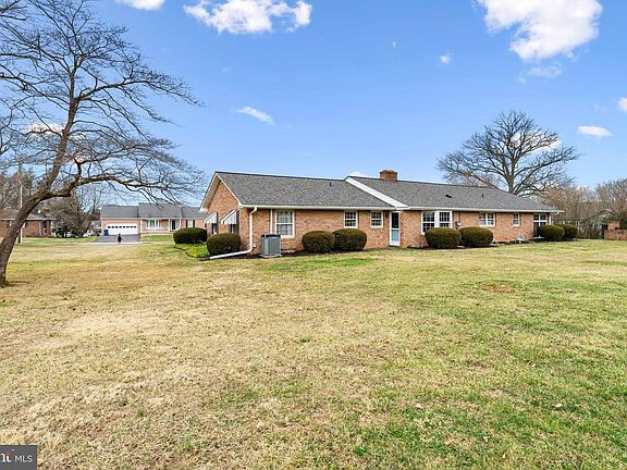 2nd image of 10 Pogue Ave