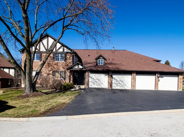 33 Shawnee Trl APT 4, La Grange, IL 60525