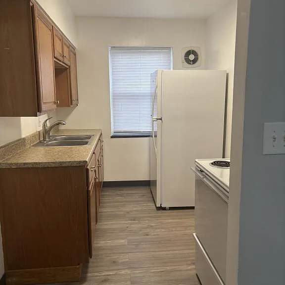 618 Jefferson St — Photo 4