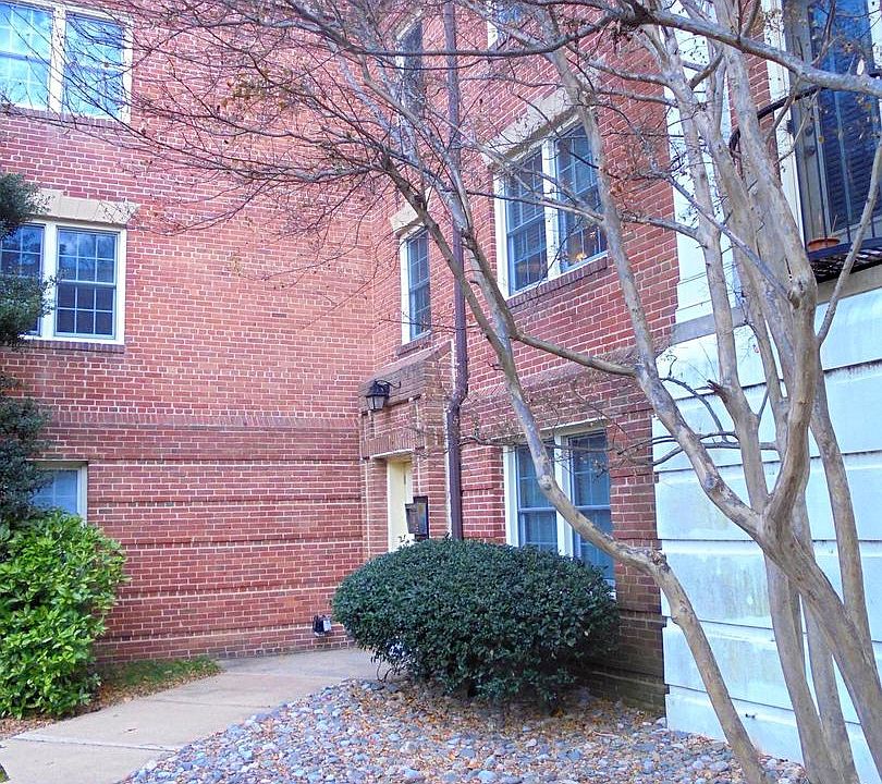 1st image of 1119 N Pitt St APT 3A