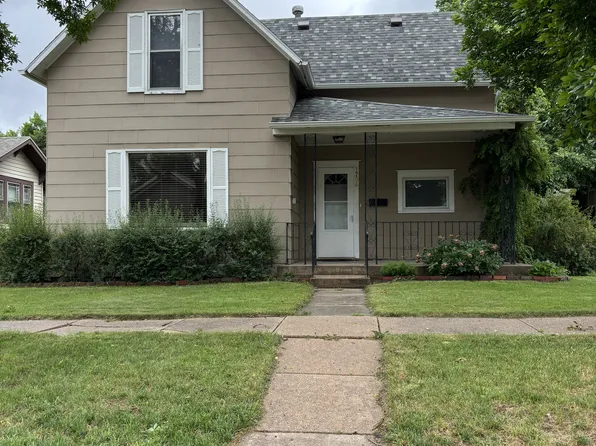 1704 W 5th St, Hastings, NE 68901