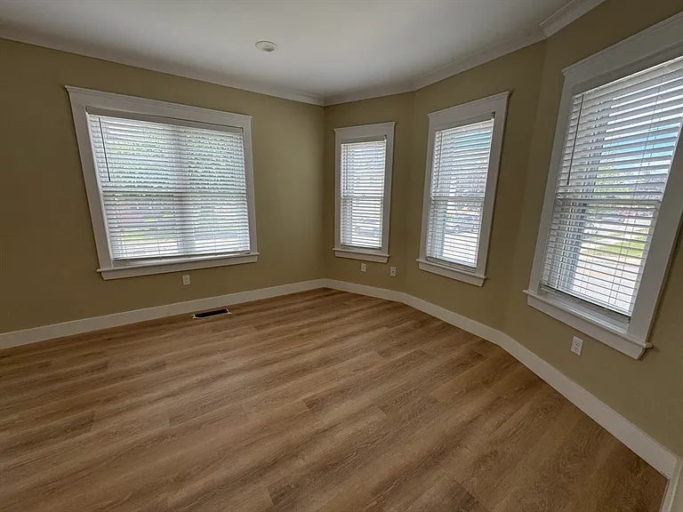 338 Pleasant St #1 — Photo 6