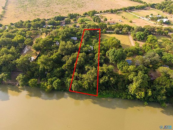 3rd image of 124 River Front Dr