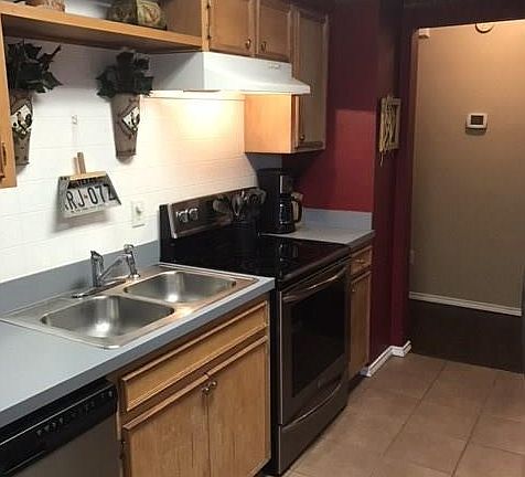 3rd image of 1505 Melody Cir