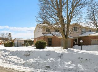 88 Homestead St, Ottawa, ON K2E 7N6