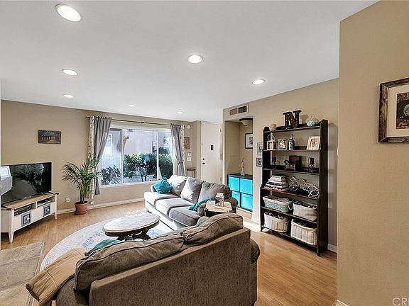 4th image of 5662 Etiwanda Ave Unit 9