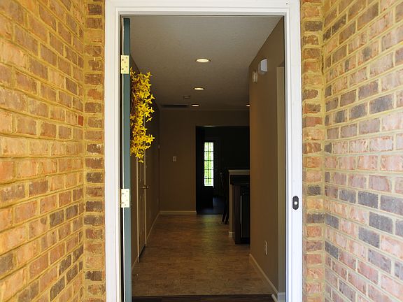 4th image of 7127 La Christa Way