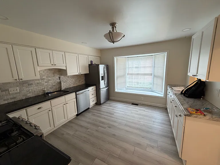 6012 Loganwood Dr — Photo 5
