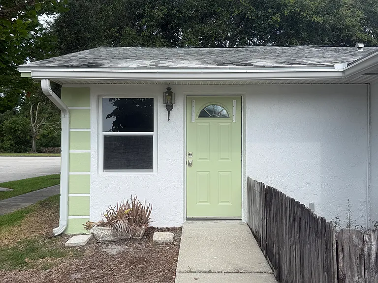 2316 Golfwood Rd — Photo 5