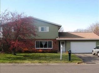 38 Walmar Dr, Sun Prairie, WI 53590