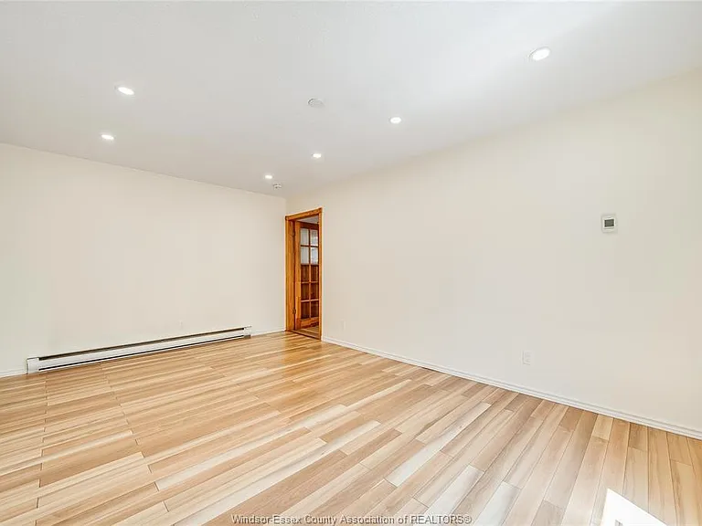 1229 Arncliffe Pl — Photo 18