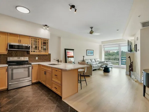 205 E Riverfront Ave SW #604, Calgary, AB T2P 5K4