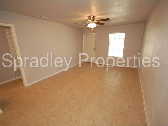 2nd image of 1000 N Wall St