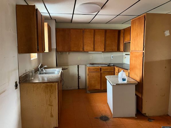 195 E Cole Rd, Wheatland, WY 82201