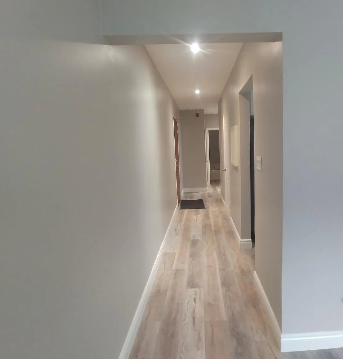 Building Photo - 2422 Keele St #3
