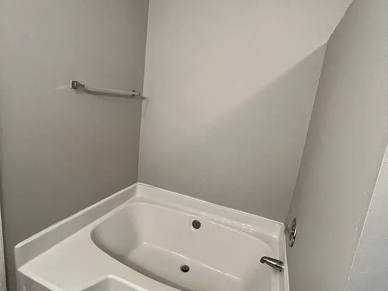 6057 Buxton Dr — Photo 24