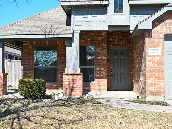 2nd image of 2204 Rockport Dr