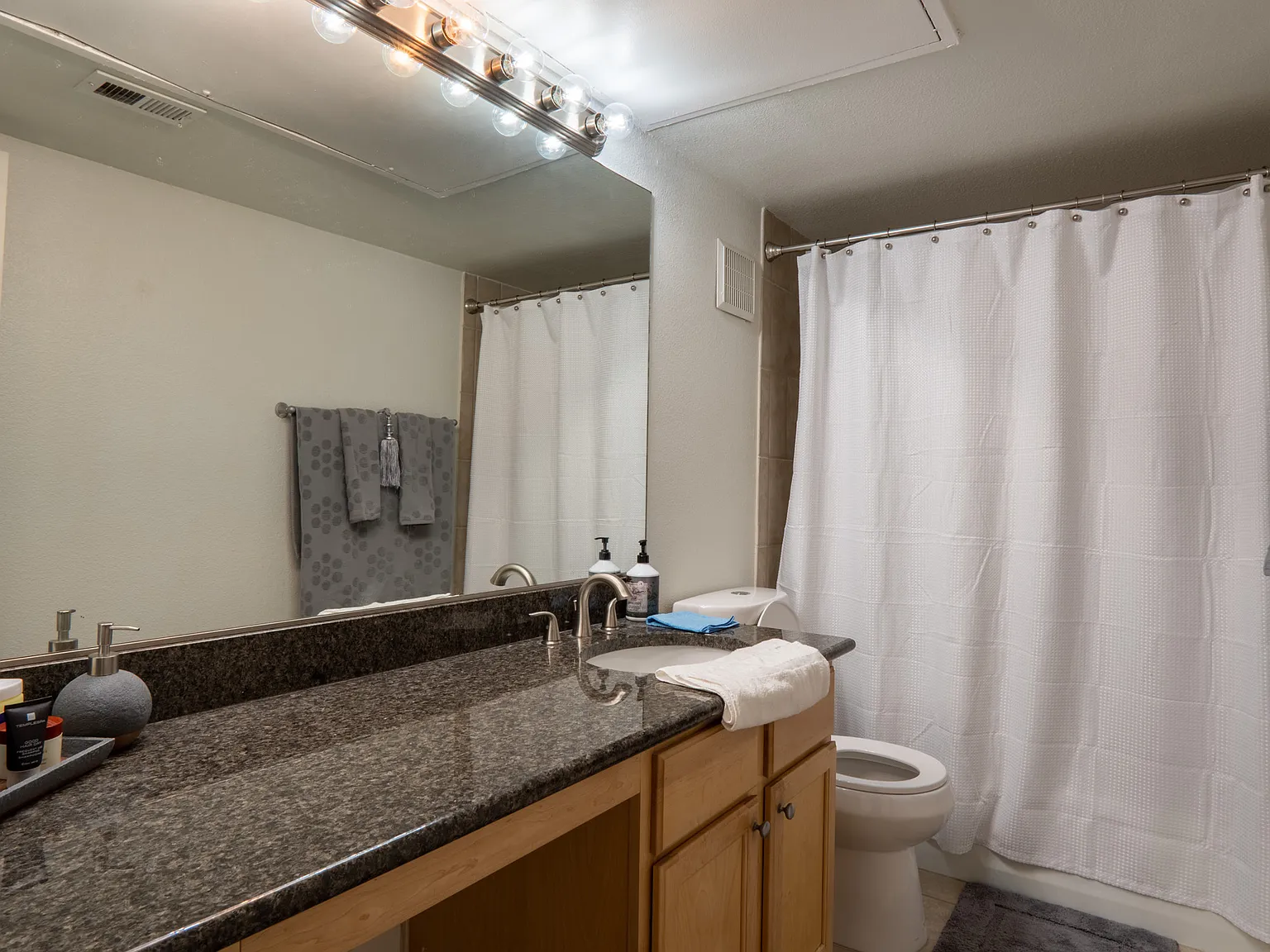 2855 Geary Place #3215 - 1 — Photo 3
