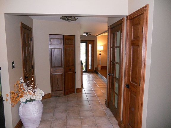3rd image of 7221 Skyline Dr