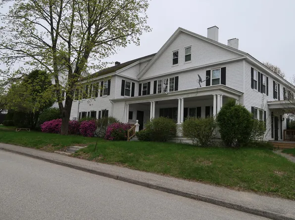 11 Green Street, Winthrop, ME 04364