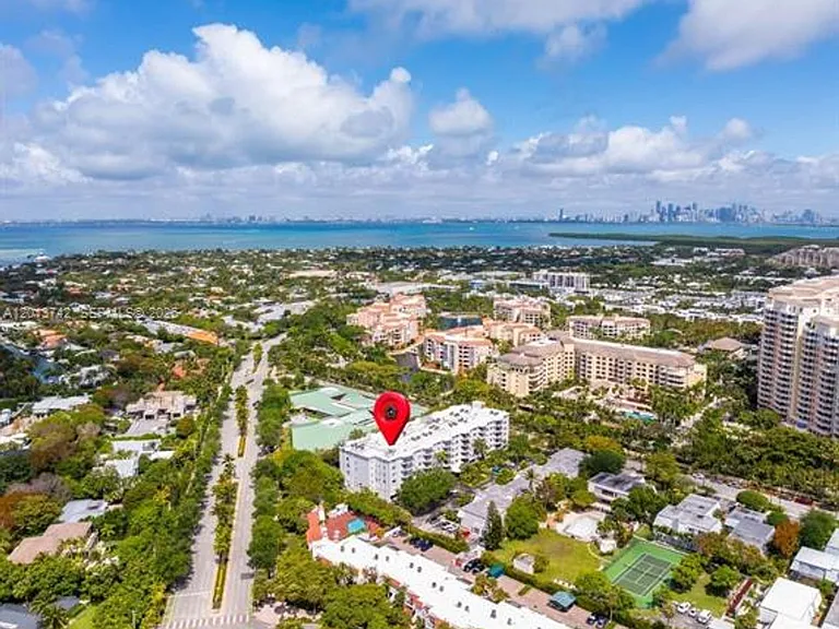210 Sea View Dr #501 — Photo 25