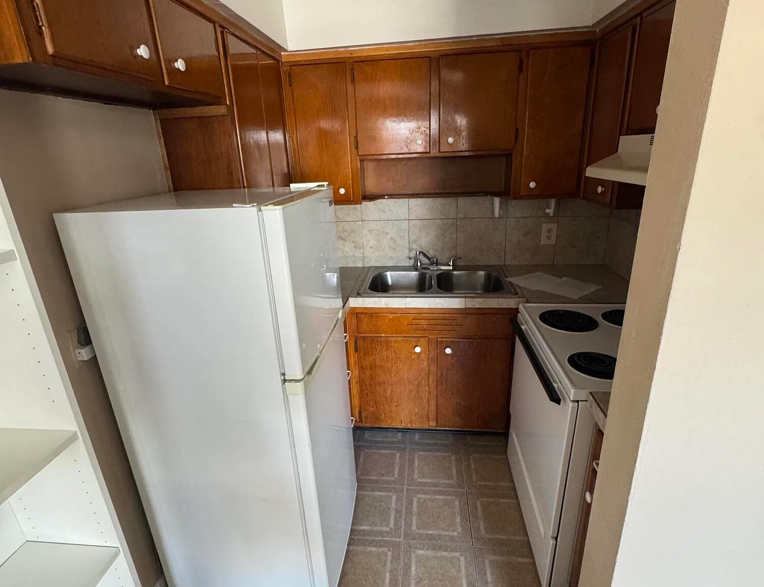 1 bed, 1.0 bath, 500 sqft, $895 — Photo 3