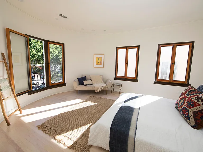 1023 N La Jolla Ave — Photo 11