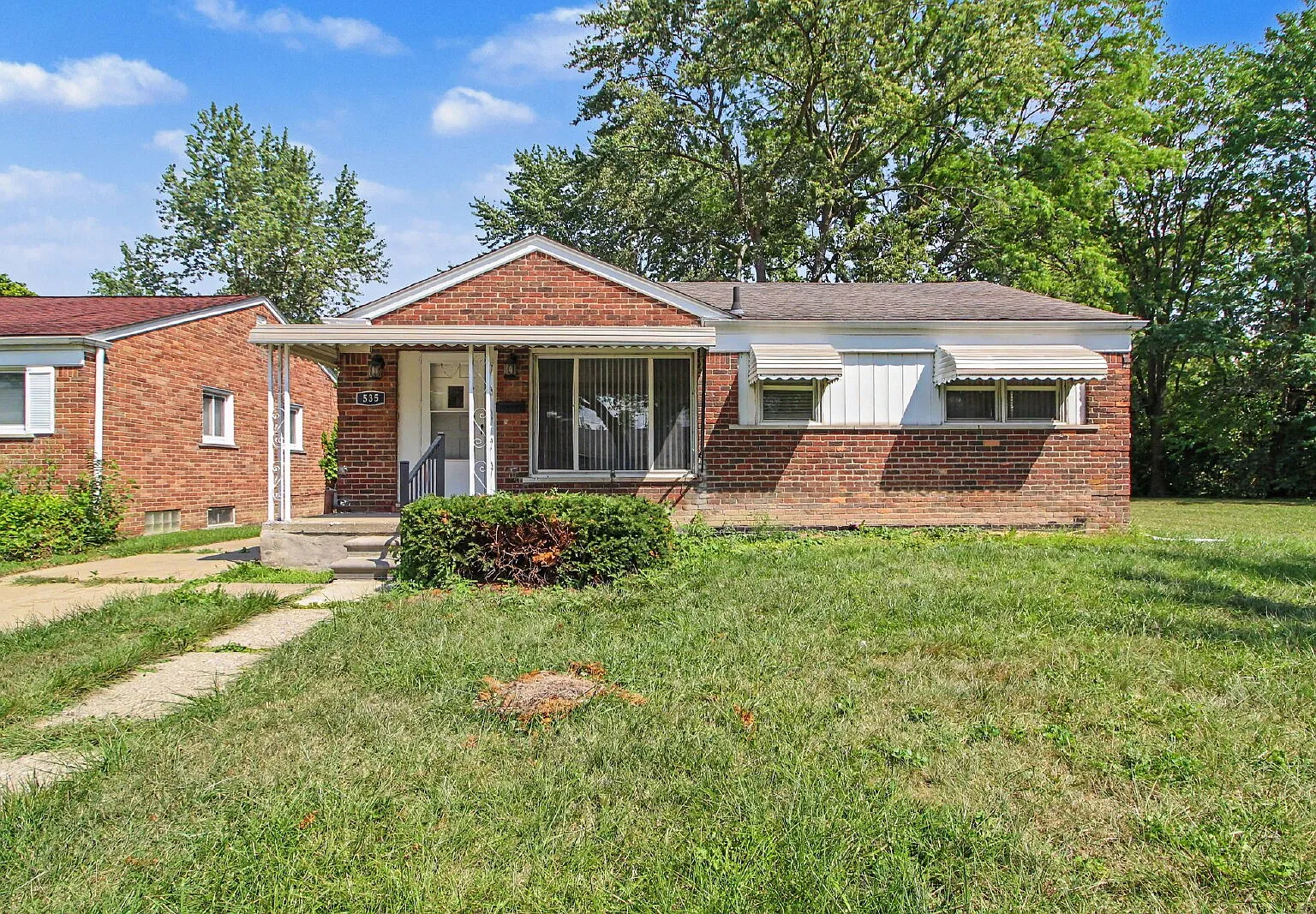 3 bed, 2.0 bath, 1055 sqft, $1,500 — Photo 2