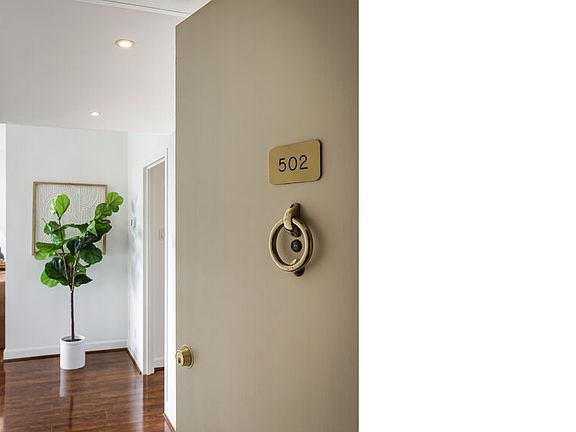3rd image of 4411 Los Feliz Blvd APT 502