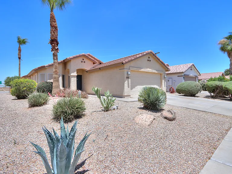 2350 E Santiago Trl — Photo 2