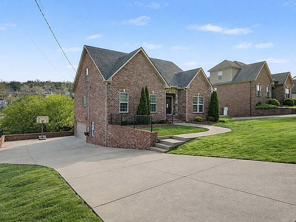 2nd image of 635 Shetland Dr