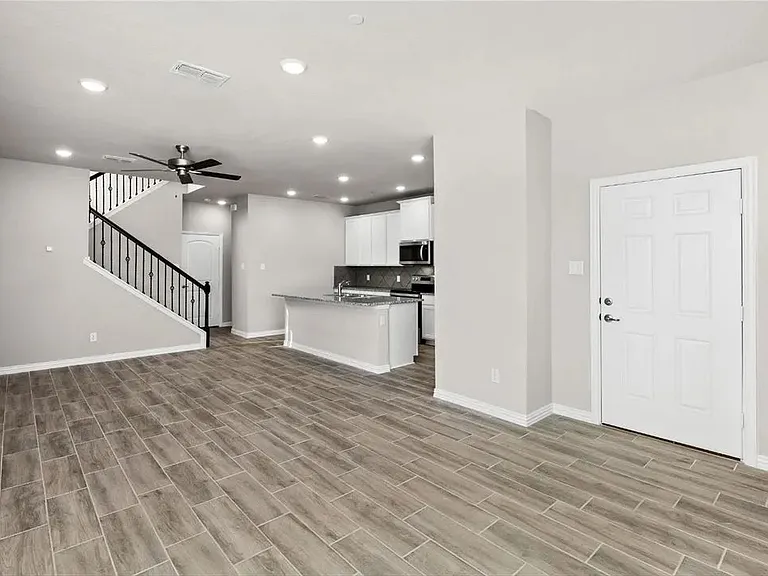 2820 Percheron Dr — Photo 7