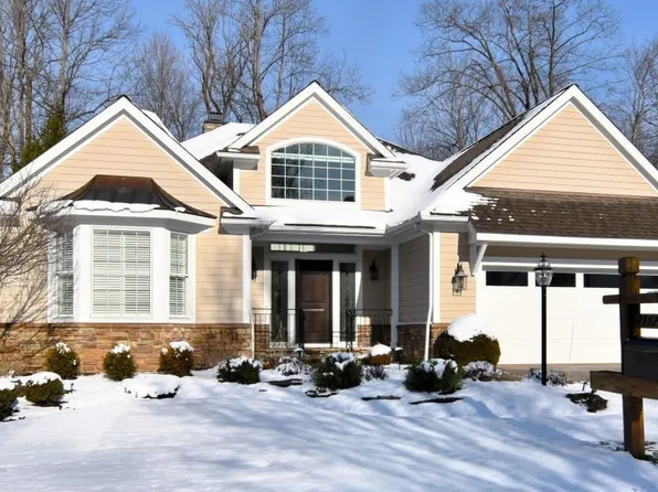 7552 Creekview Trl, Bainbridge, OH 44023