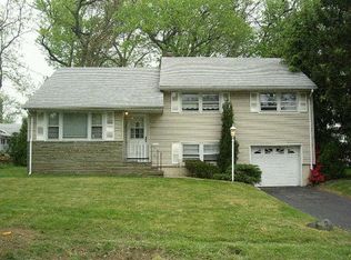 2 Lynn Dr, Springfield, NJ 07081