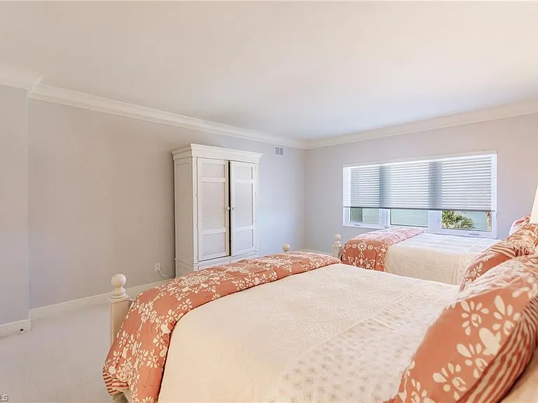 2885 Gulf Shore Blvd N #302 — Photo 26