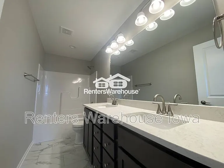 7000 Lake Ridge Ave #13 — Photo 9