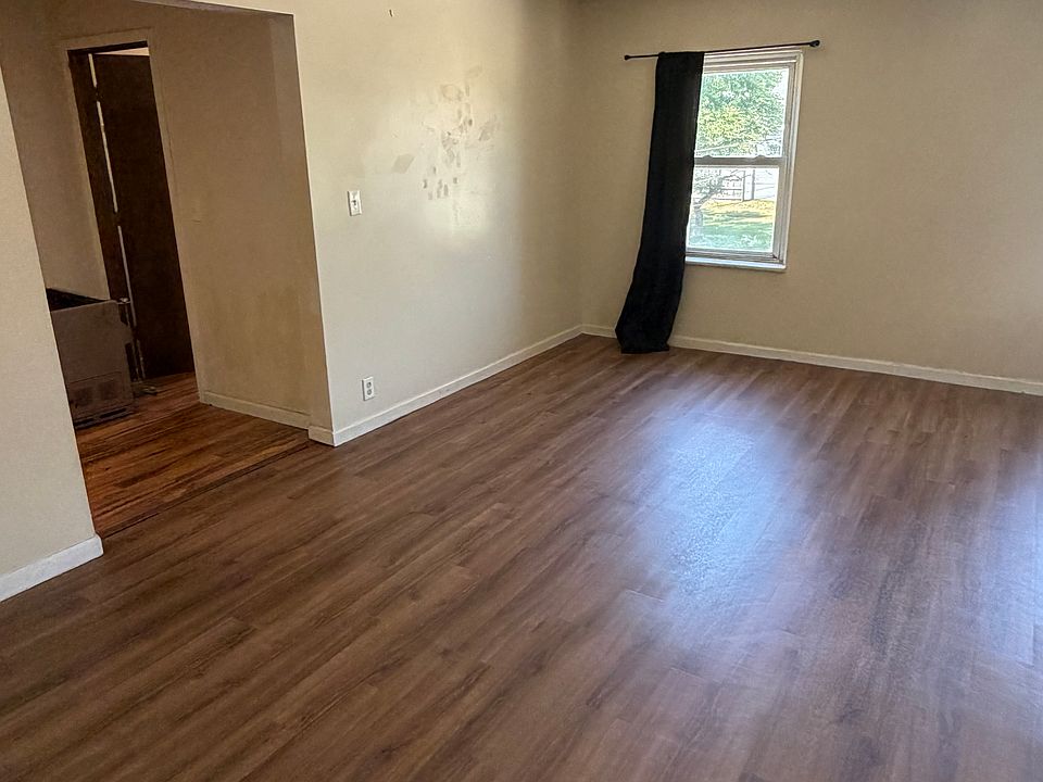 1st image of 311 E Erie St #2