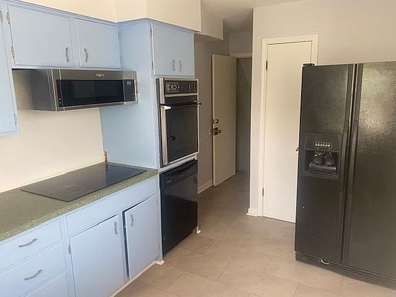 4th image of 5003 Forest Ave
