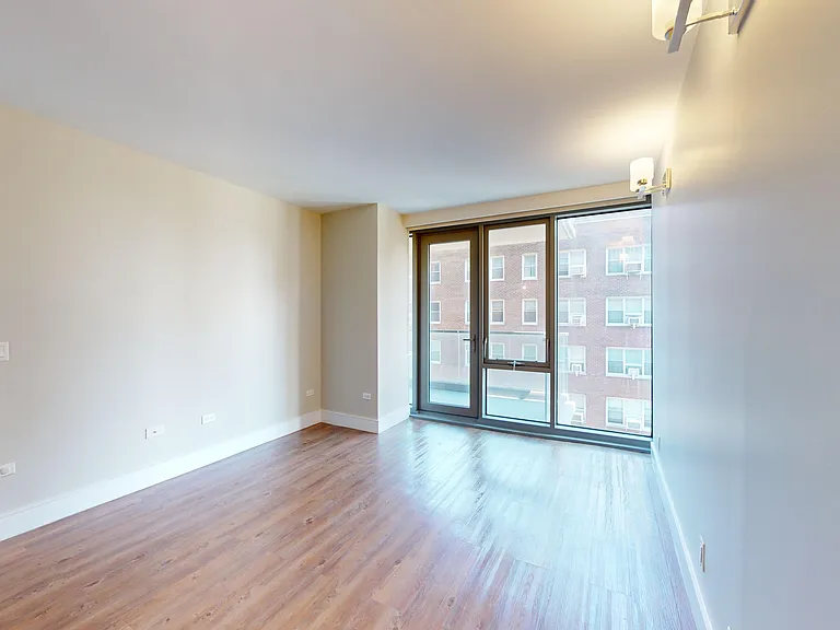 237 E 34th St #1004 — Photo 13