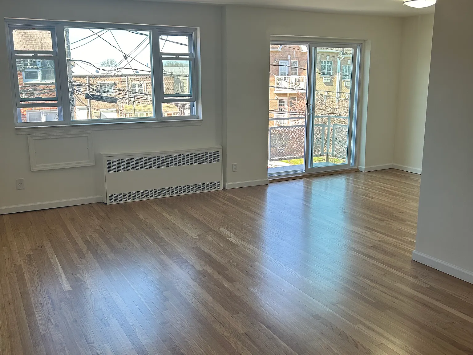 3 bed, 1.5 bath, 1300 sqft, $3,400 — Photo 3