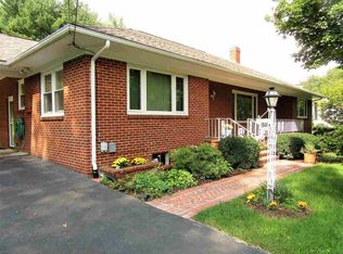 1046 Westmoreland Dr, Staunton, VA 24401