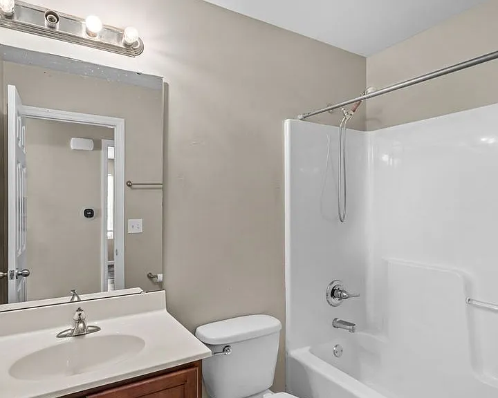 6593 Buckingham Palace Dr — Photo 35