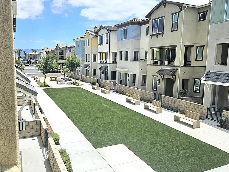 6045 Fairfax Dr — Photo 37