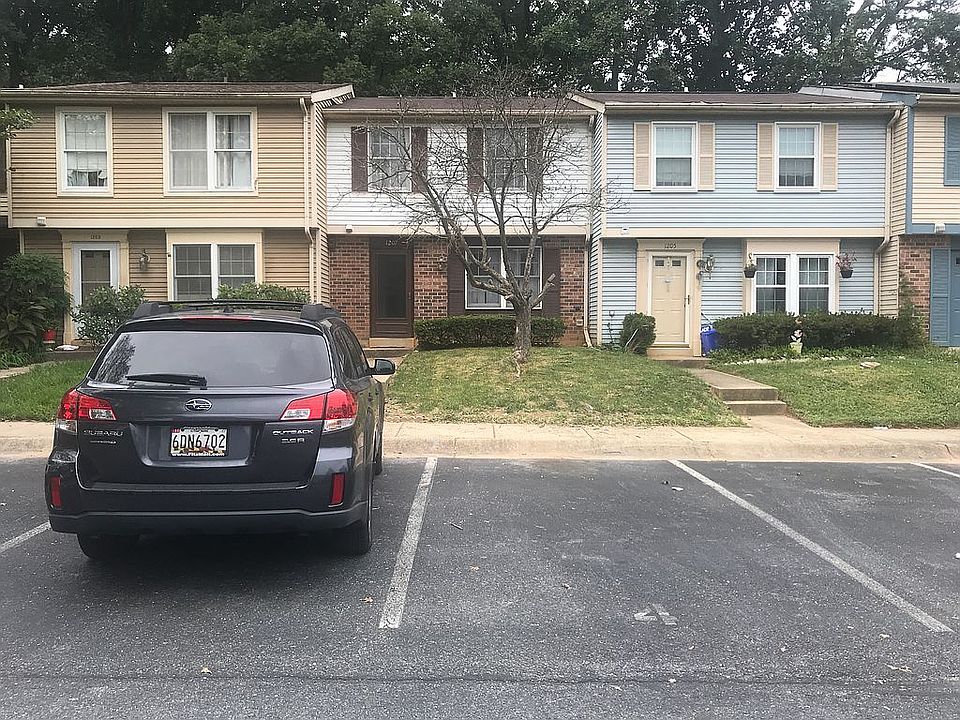 2nd image of 1204 Elm Grove Cir